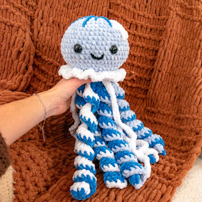 Mila la Méduse - Peluche au Crochet